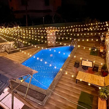 Govind Villa - 3Bhk Penthouse Suite With Pool Splash Lonavala Buitenkant foto