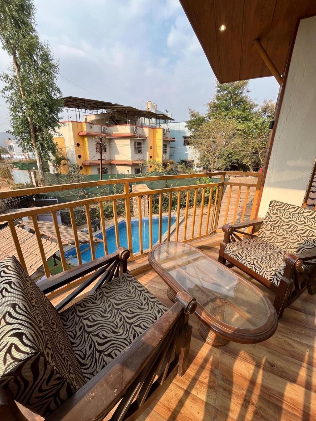 Govind Villa - 3Bhk Penthouse Suite With Pool Splash Lonavala Buitenkant foto