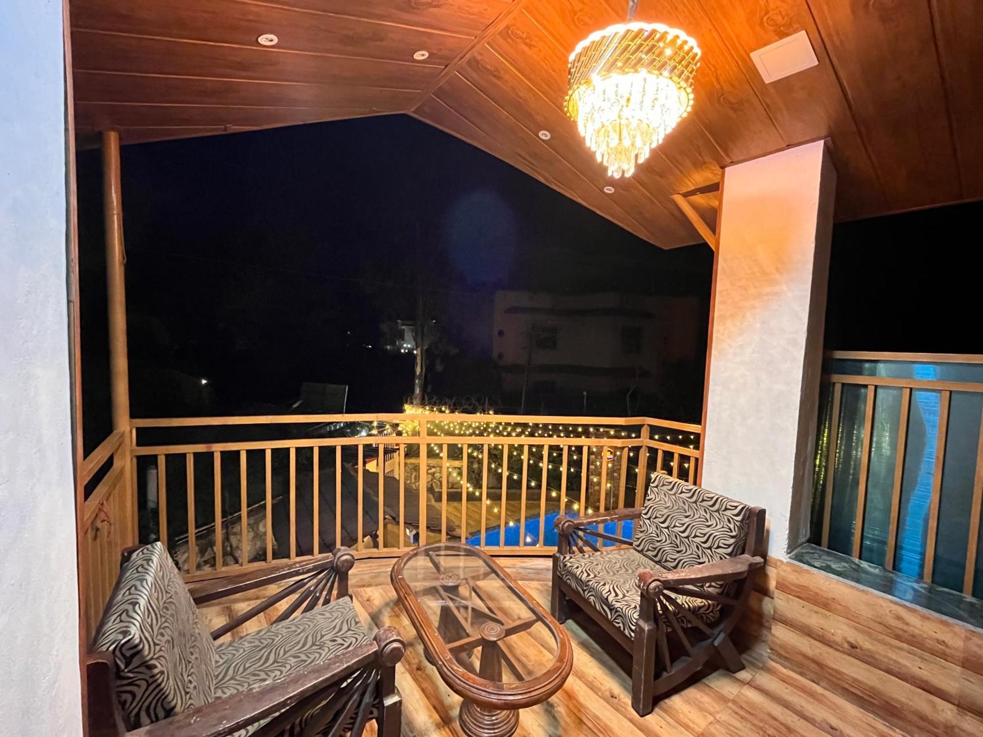 Govind Villa - 3Bhk Penthouse Suite With Pool Splash Lonavala Buitenkant foto